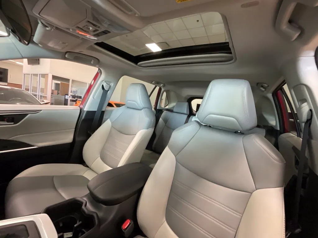 Toyota RAV4 photo 11
