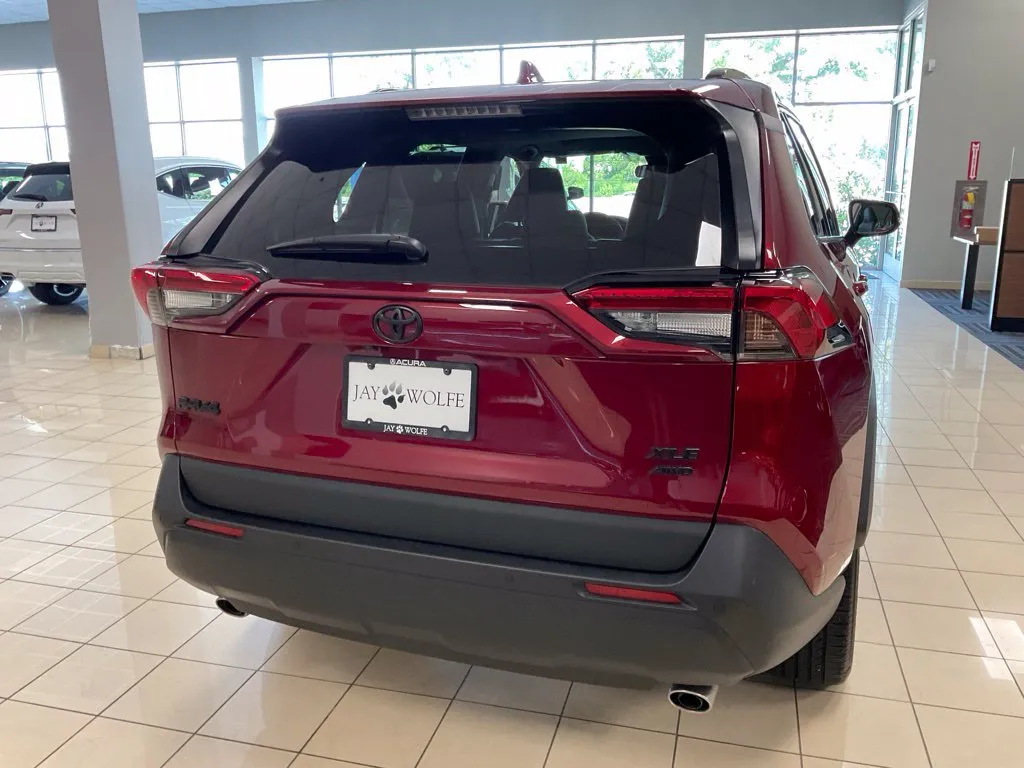 Toyota RAV4 photo 6