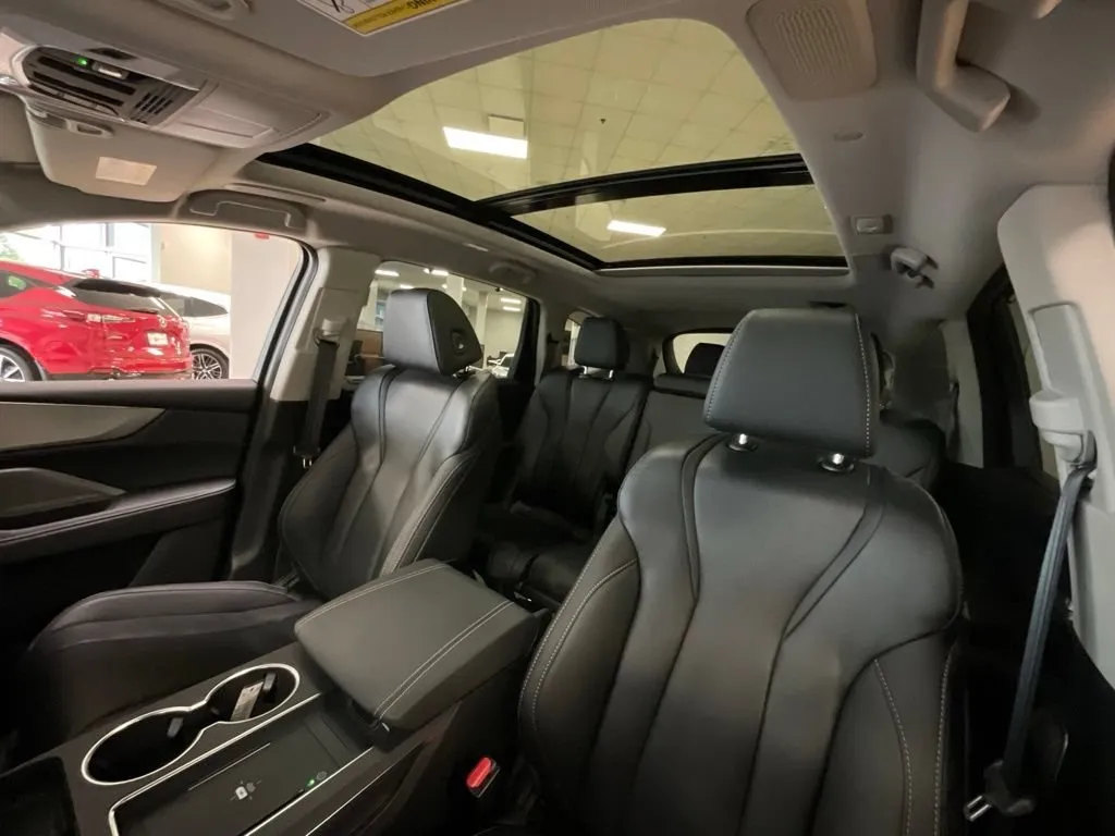 Acura MDX photo 11