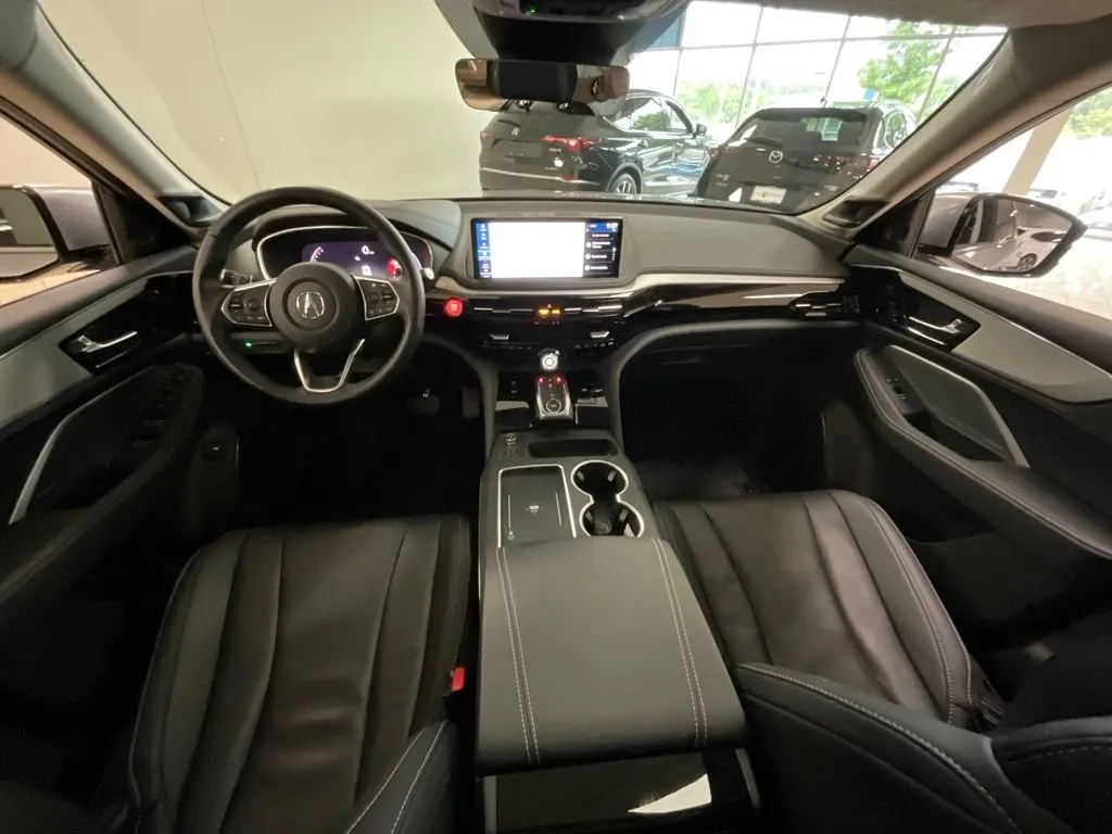 Acura MDX photo 9