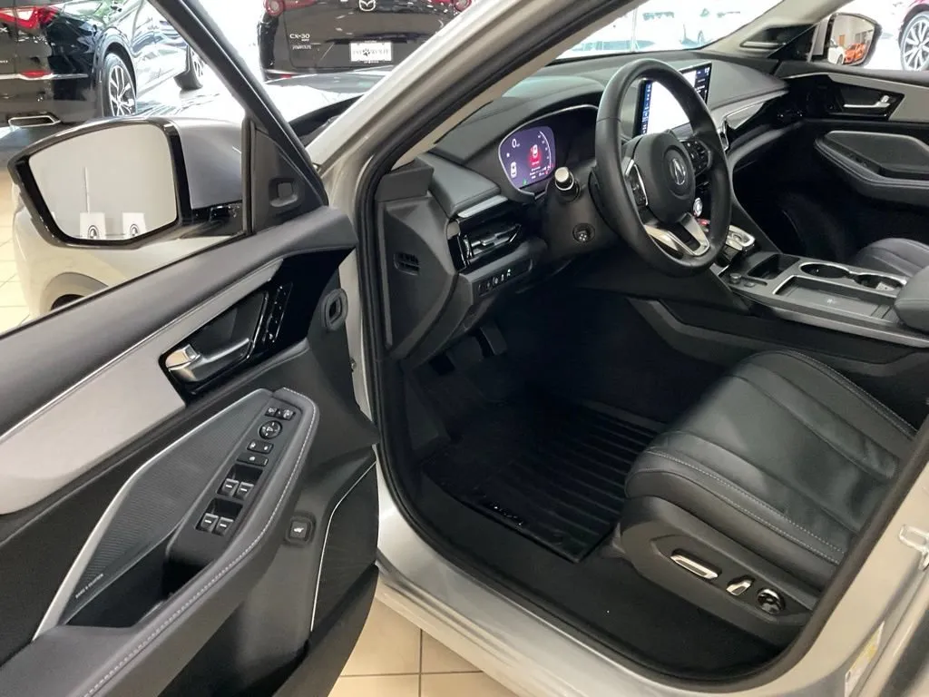 Acura MDX photo 10