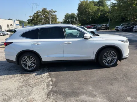 More photos of 2022 Acura MDX w/Advance Package at Acura of Overland Park, KS