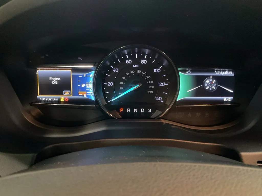 Ford Explorer photo 15