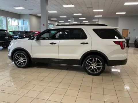 More photos of 2017 Ford Explorer Sport at Acura of Overland Park, KS