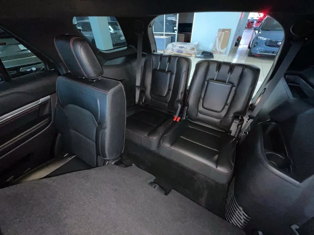 Ford Explorer photo 25