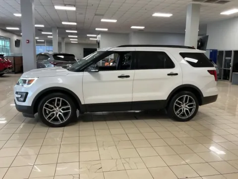 More photos of 2017 Ford Explorer Sport at Acura of Overland Park, KS