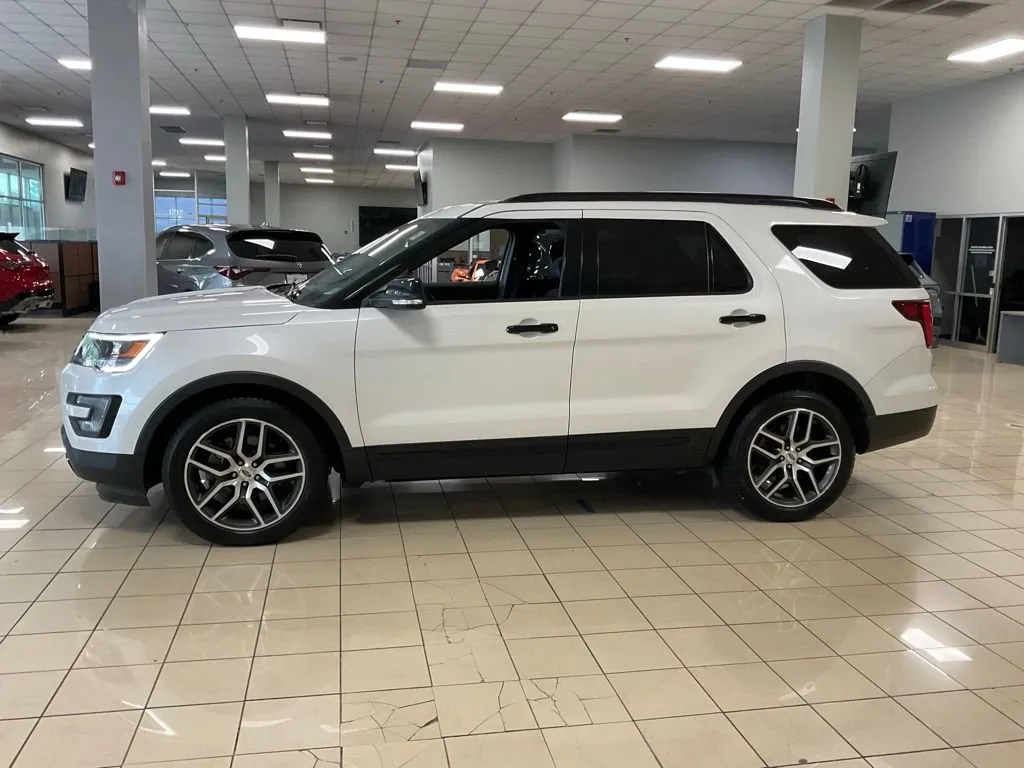 Ford Explorer photo 4