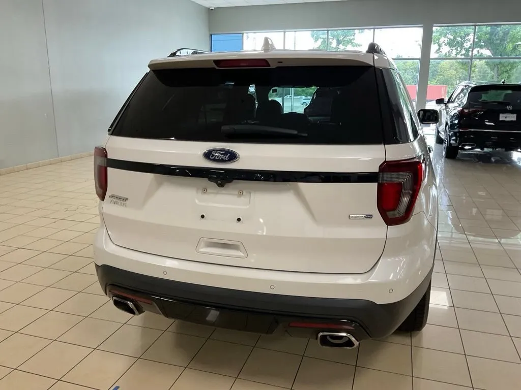 Ford Explorer photo 6