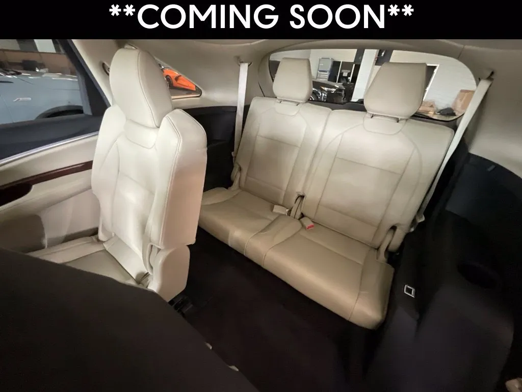 Acura MDX photo 24