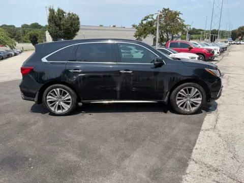 More photos of 2018 Acura MDX w/Technology Pkg at Acura of Overland Park, KS