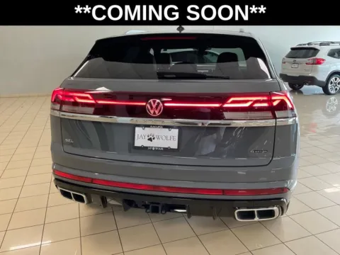 More photos of 2024 Volkswagen Atlas Cross Sport 2.0T SEL R-Line at Acura of Overland Park, KS