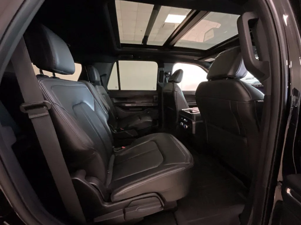 Ford Expedition photo 23