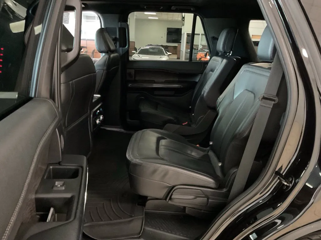 Ford Expedition photo 25