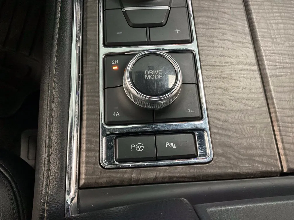 Ford Expedition photo 19