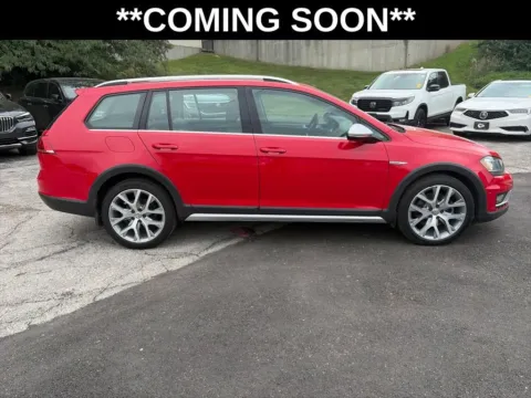 More photos of 2017 Volkswagen Golf Alltrack SEL at Acura of Overland Park, KS