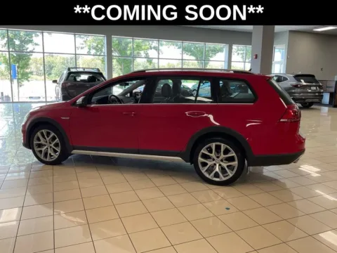 More photos of 2017 Volkswagen Golf Alltrack TSI SEL at Acura of Overland Park, KS