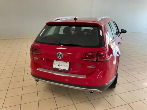 More photos of 2017 Volkswagen Golf Alltrack TSI SEL at Acura of Overland Park, KS