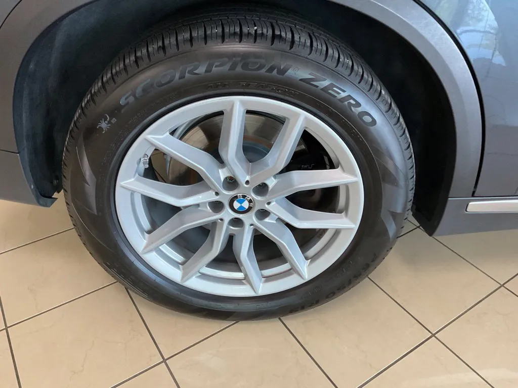 BMW X5 photo 7