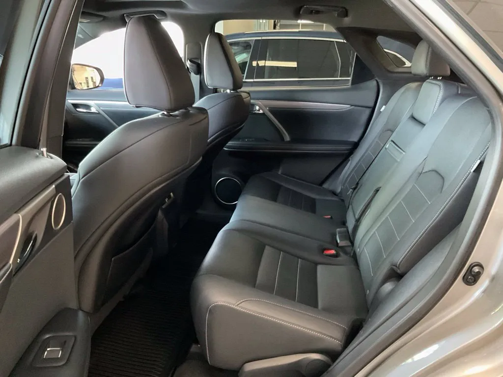 Lexus RX photo 23