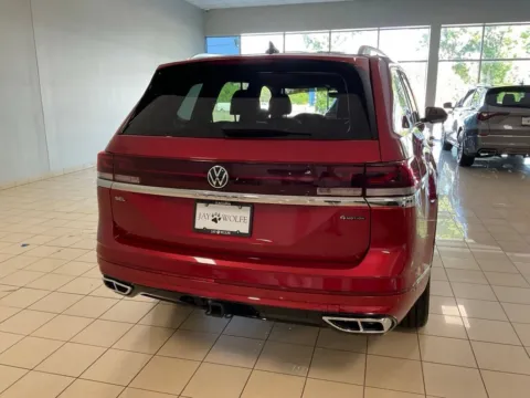 More photos of 2025 Volkswagen Atlas 2.0T SEL Premium R-Line at Acura of Overland Park, KS