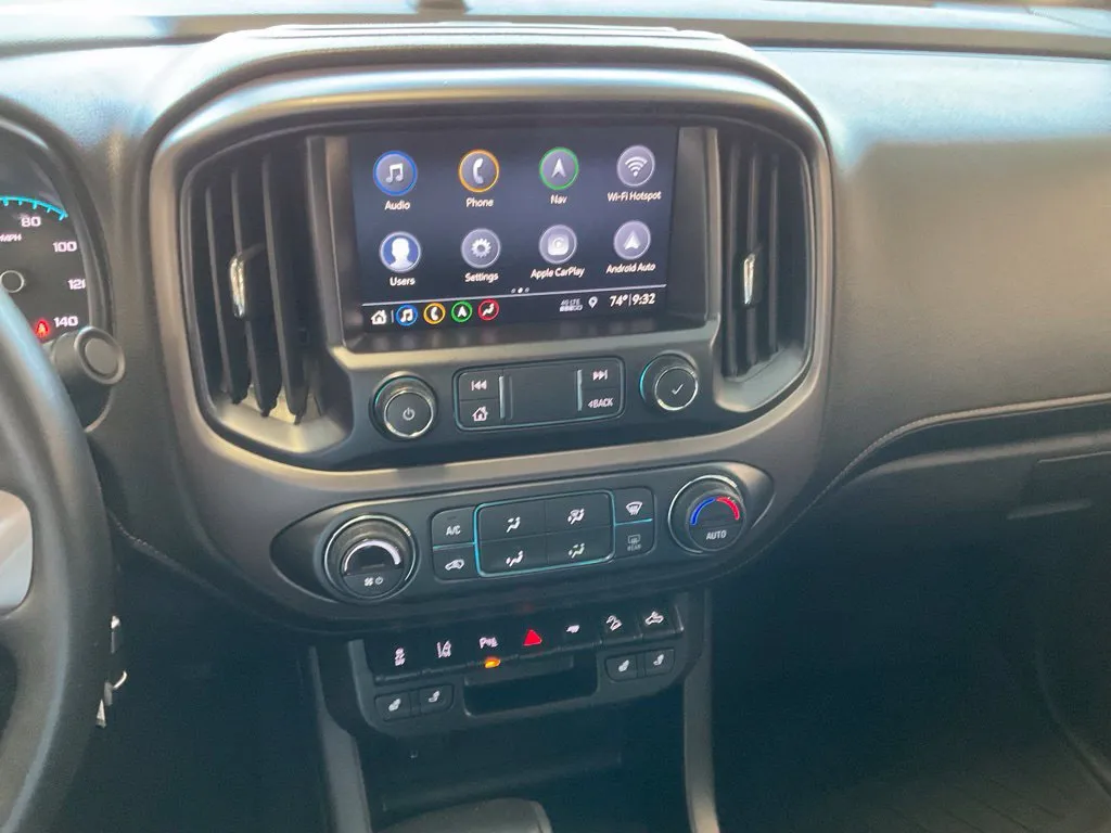 GMC Canyon photo 16