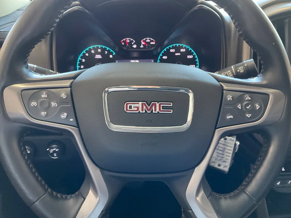 GMC Canyon photo 12