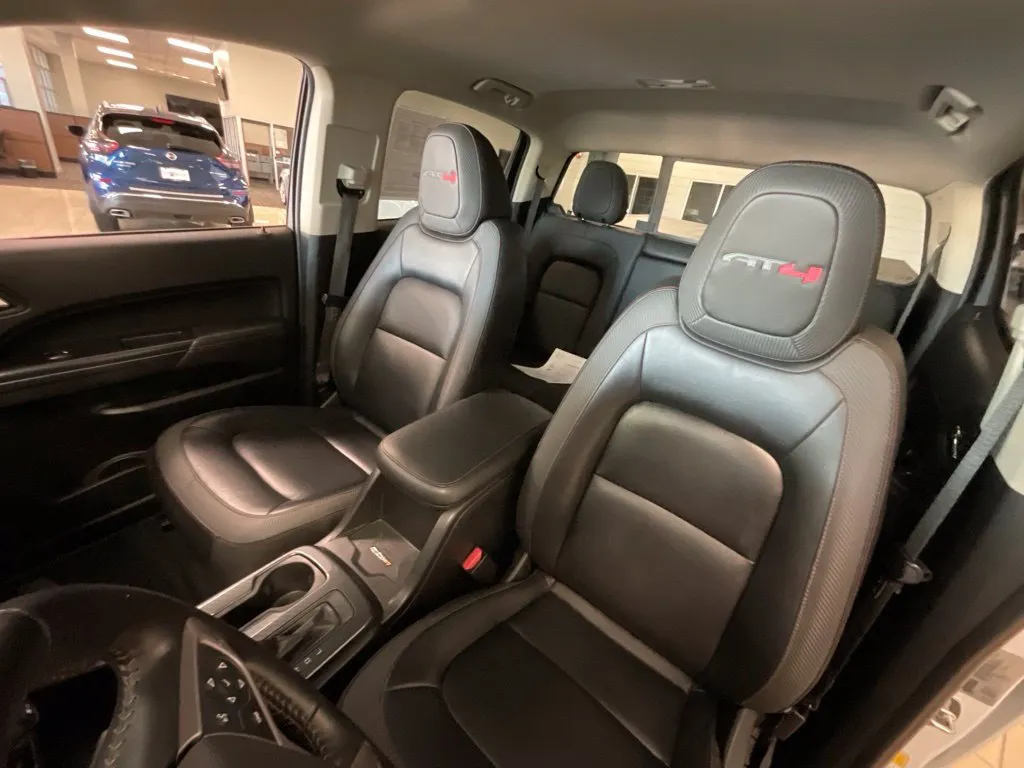 GMC Canyon photo 11
