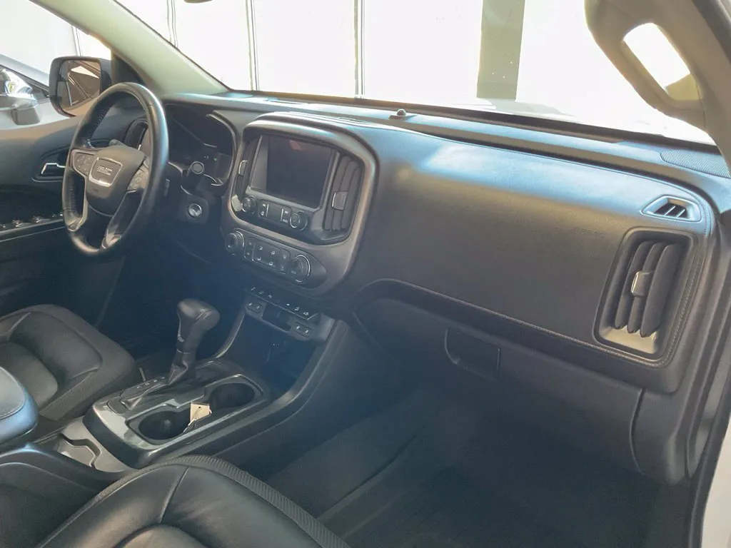 GMC Canyon photo 19