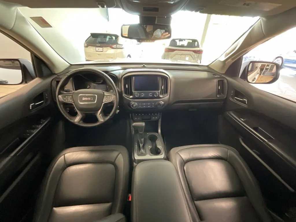 GMC Canyon photo 9