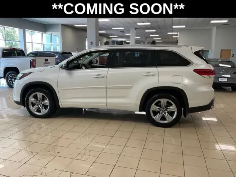 More photos of 2019 Toyota Highlander Limited at Acura of Overland Park, KS