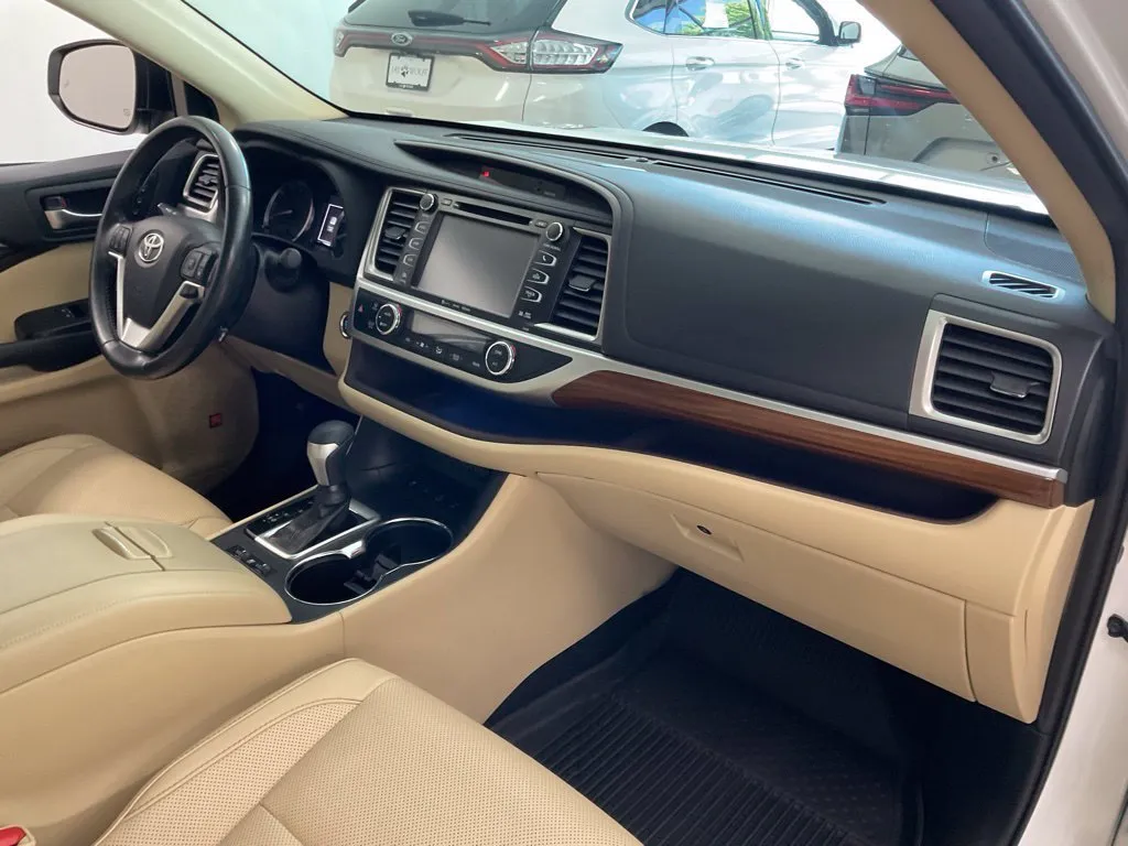 Toyota Highlander photo 19