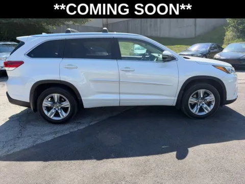 More photos of 2019 Toyota Highlander Limited at Acura of Overland Park, KS