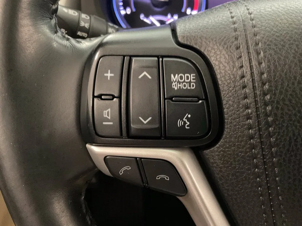 Toyota Highlander photo 13