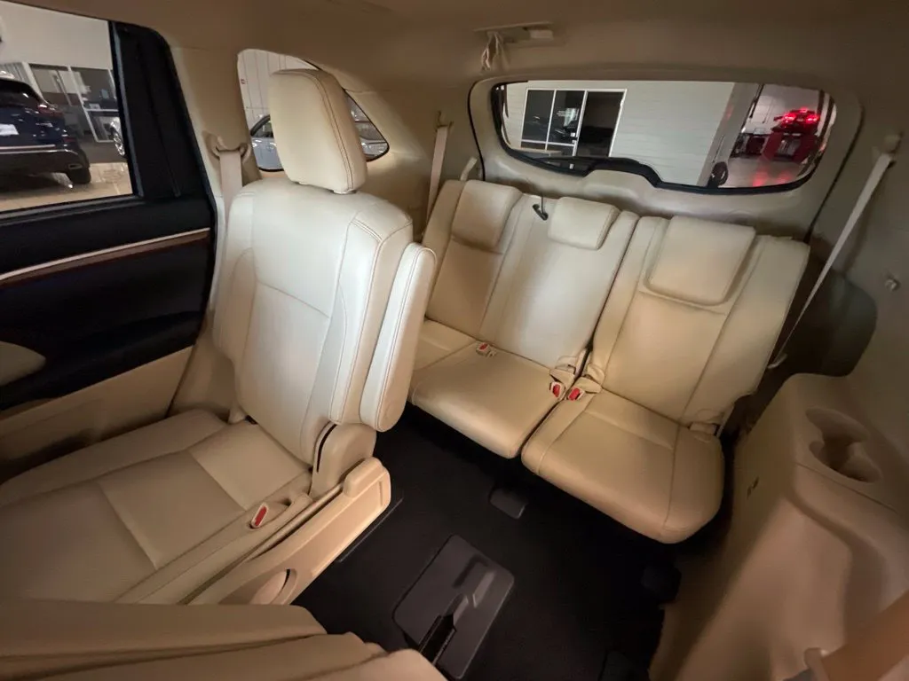 Toyota Highlander photo 24