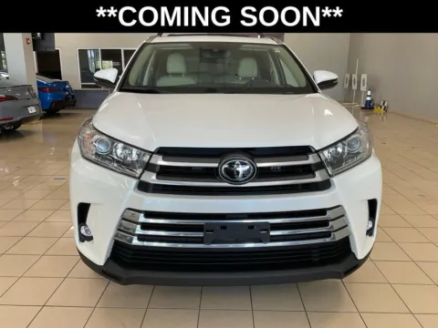 Photos of 2019 Toyota Highlander Limited for sale in Overland Park, KS at Acura of Overland Park