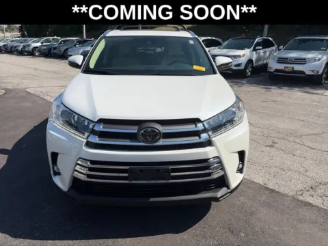 Photos of 2019 Toyota Highlander Limited for sale in Overland Park, KS at Acura of Overland Park