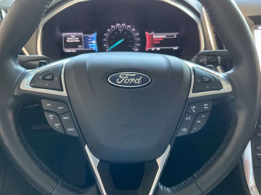 Ford Edge photo 12