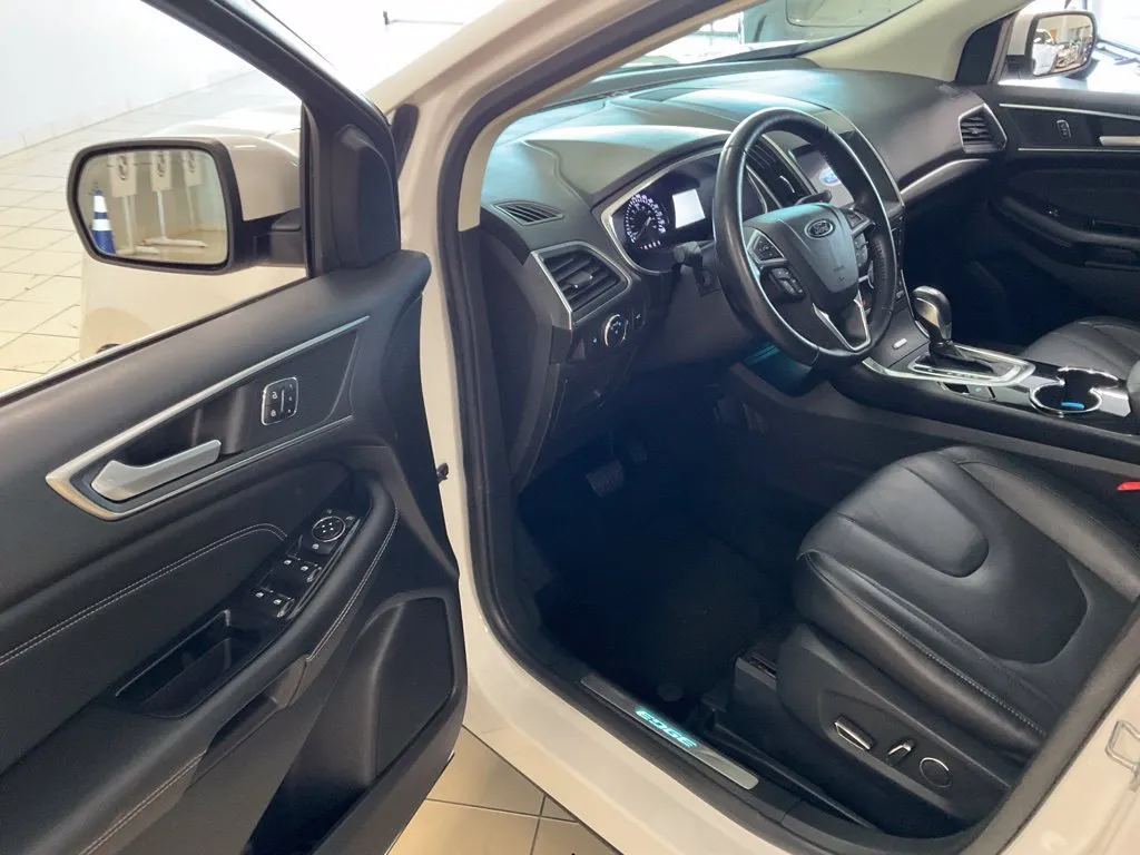 Ford Edge photo 10