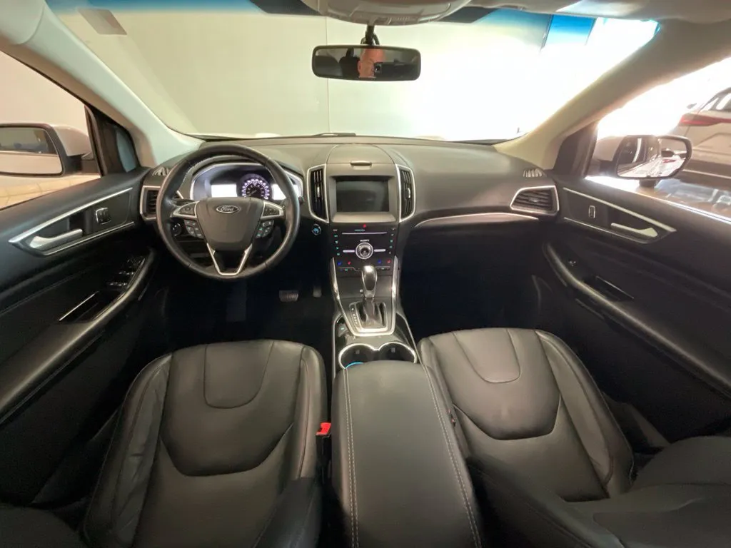 Ford Edge photo 9