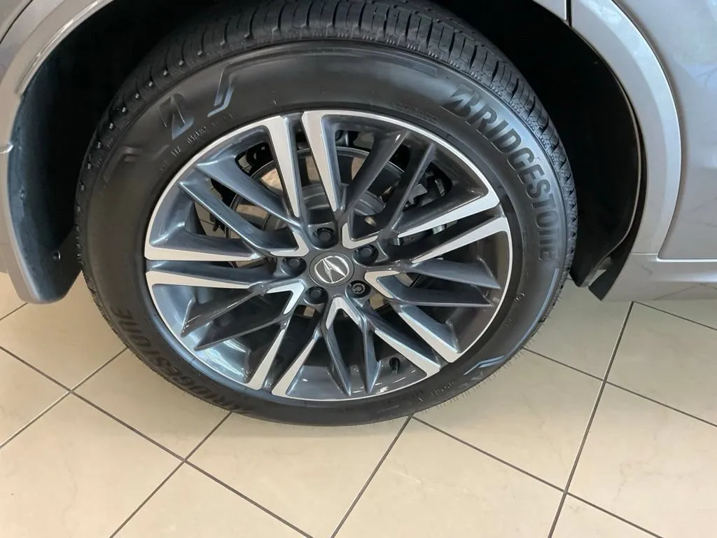 Acura MDX photo 8