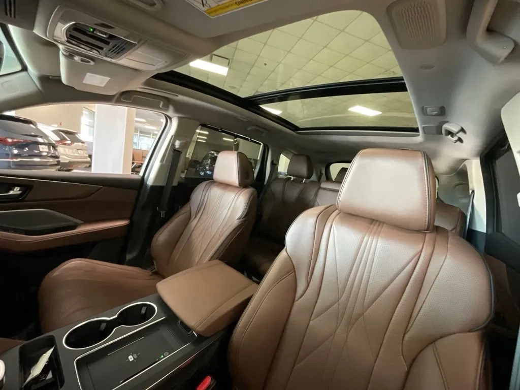 Acura MDX photo 11