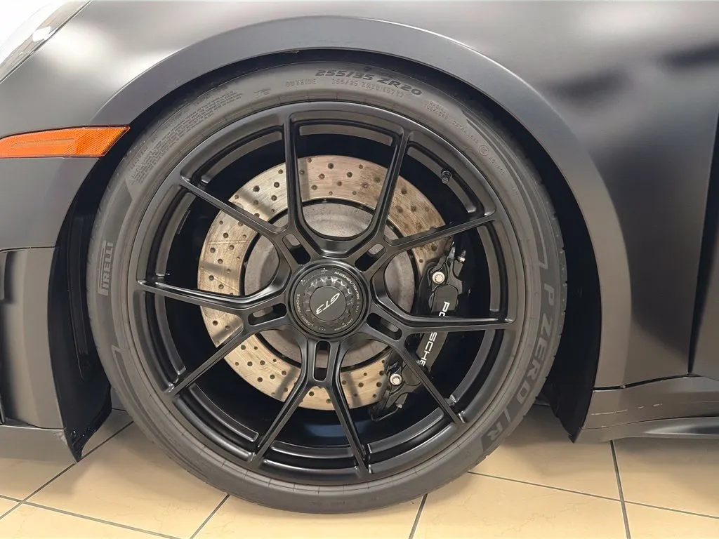 Porsche 911 photo 9