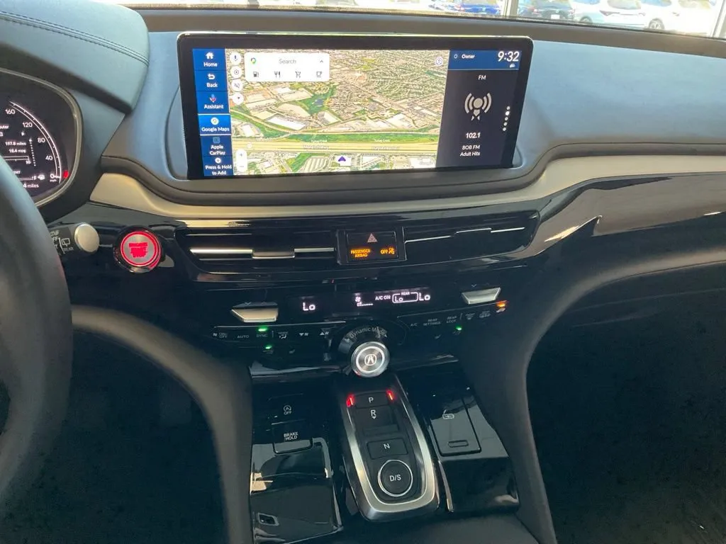 Acura MDX photo 16