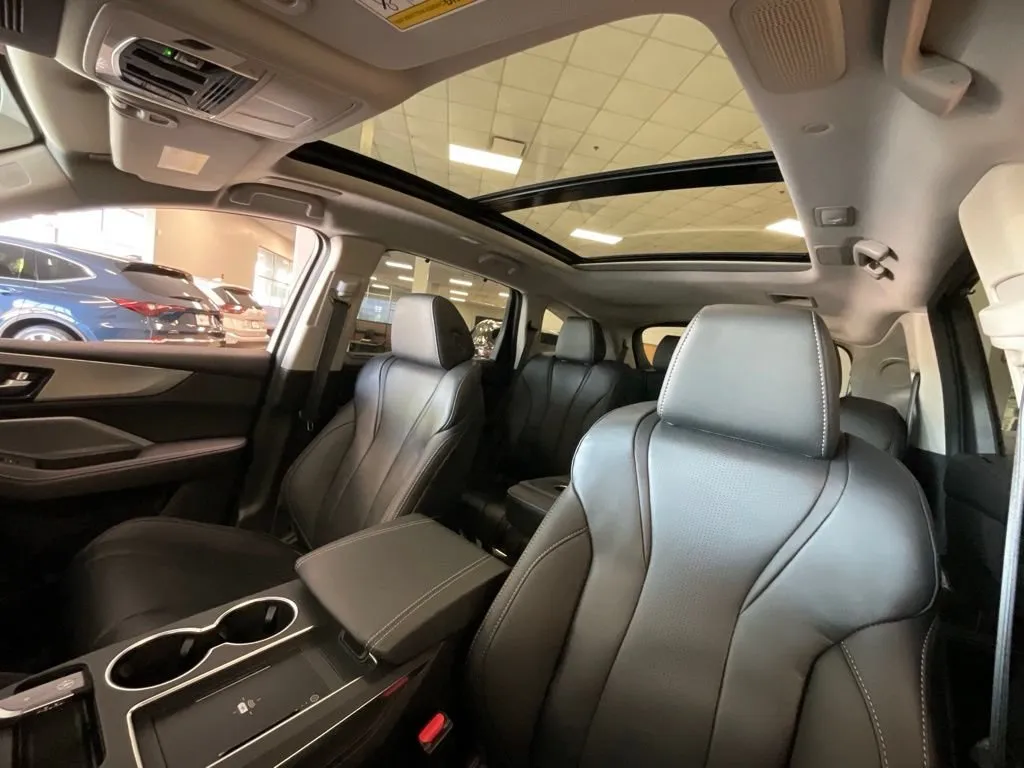 Acura MDX photo 11