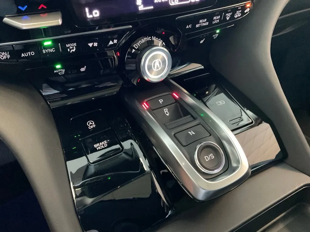 Acura MDX photo 19