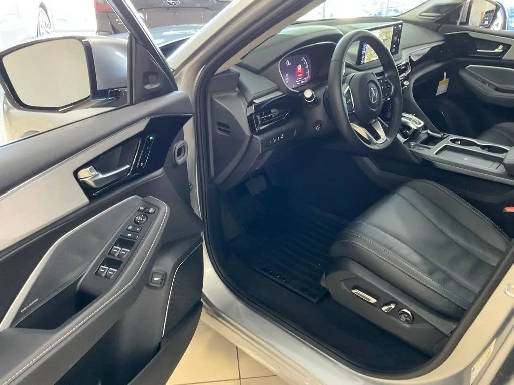 Acura MDX photo 10