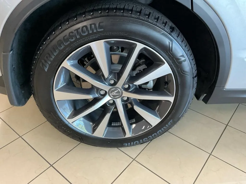 Acura MDX photo 8