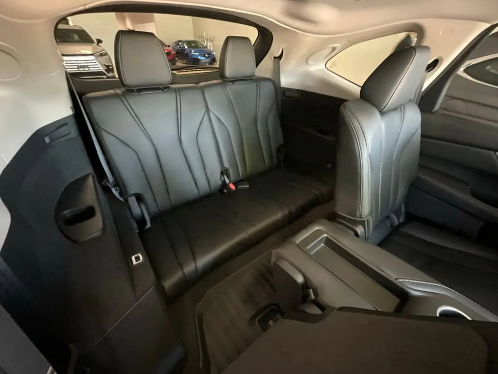 Acura MDX photo 24