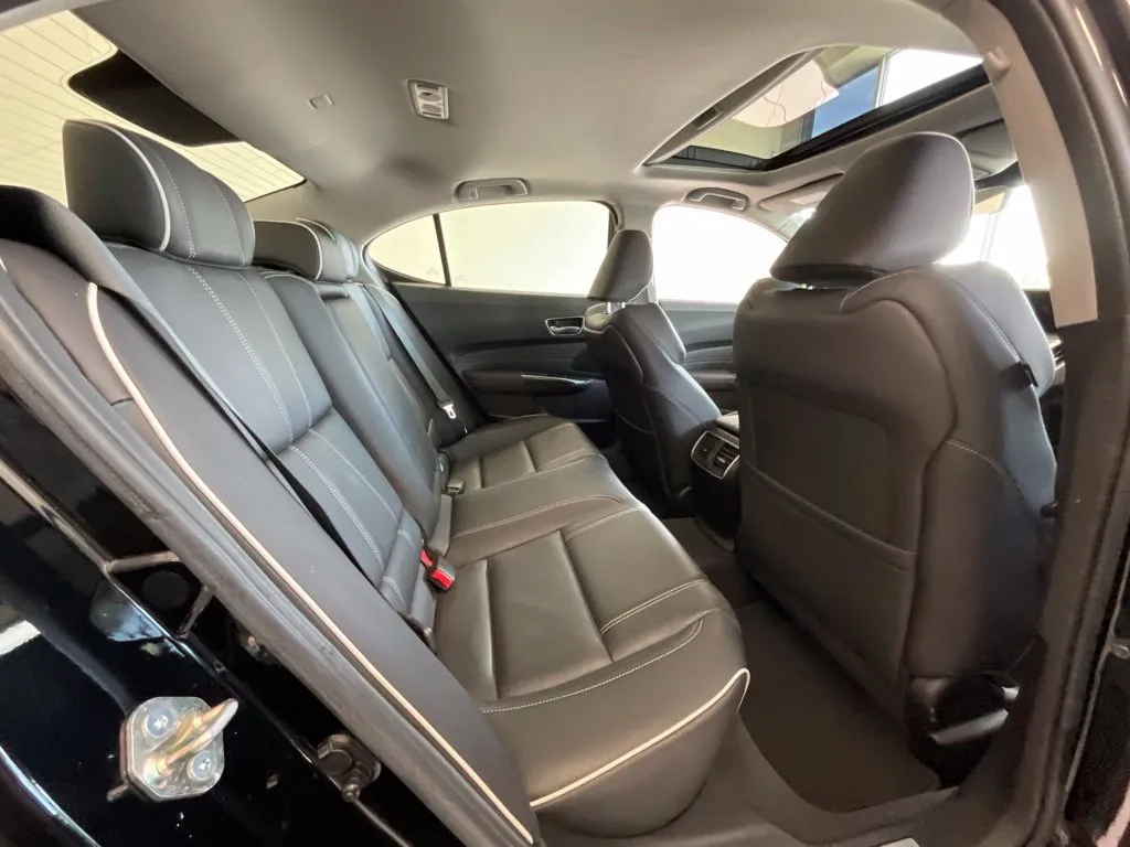 Acura TLX photo 22
