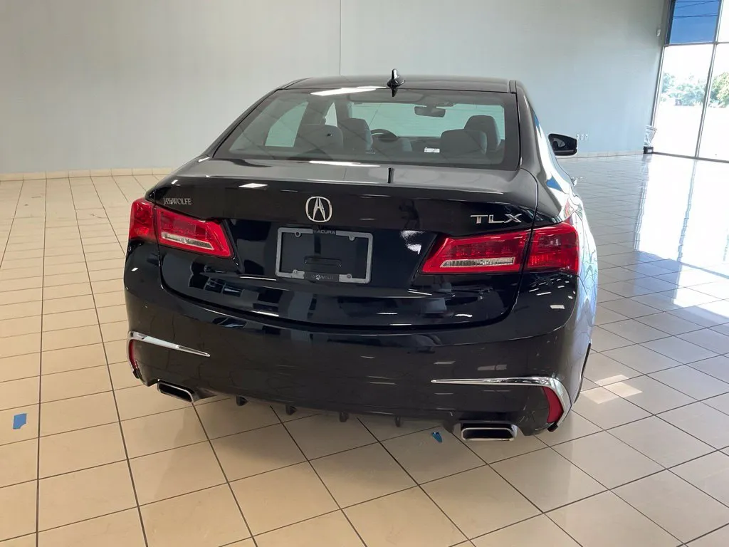 Acura TLX photo 6